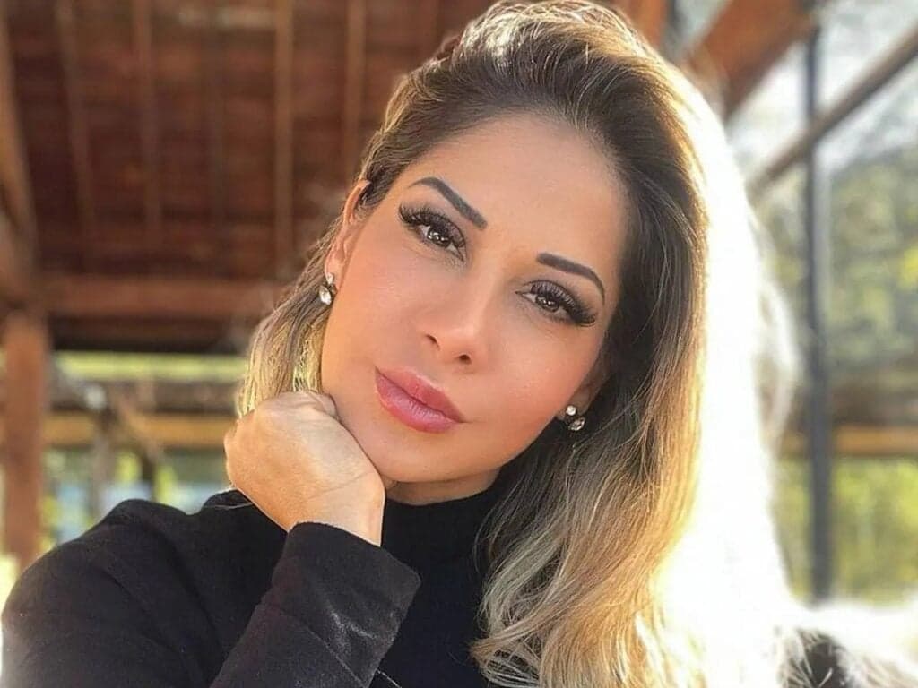 Maíra Cardi deixa funcionária constrangida e sem jeito após fazer flagra: "Fogo no c*"