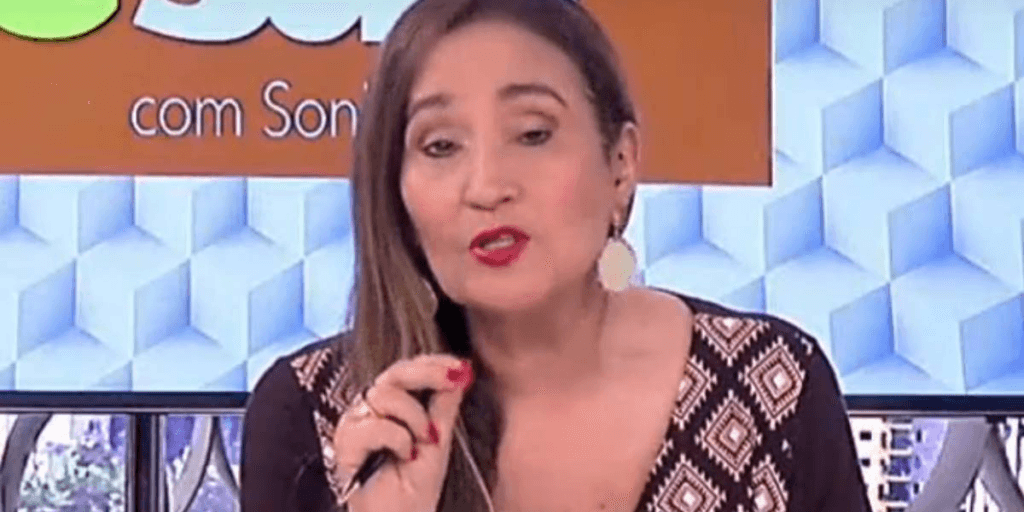 Sonia Abrão recebe áudio de famoso em programa da RedeTV!, dá recado e reprova o que ele fez: "Me poupe"