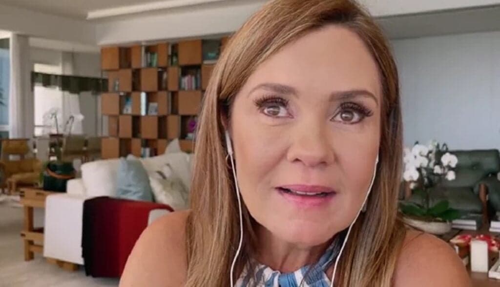 Adriana Esteves teve que ser substituída às pressas de novela e pediu demissão da Globo após diagnóstico