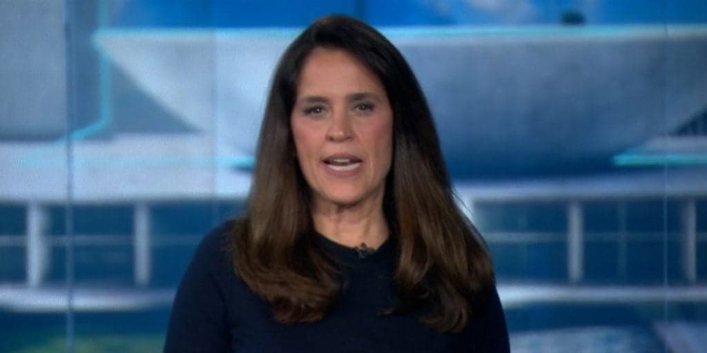 Substituta de Renata, ao vivo, se levanta da bancada do JN e dá notícia que o Brasil mais esperava: “Hoje”