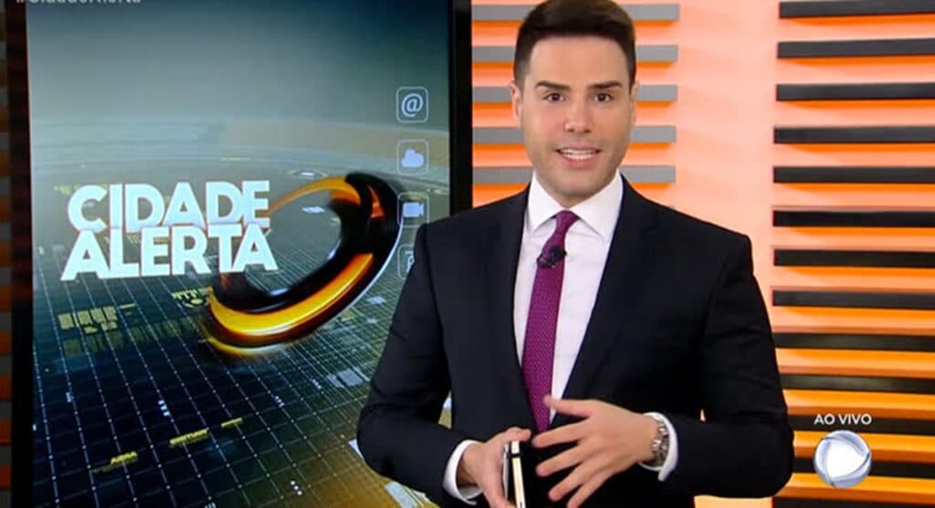 Dias após Luiz Bacci sofrer graves acusações, Record recebe difícil notícia nos tribunais: "Cruel"