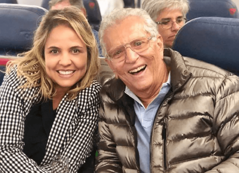 Carlos Alberto ao lado de Renata Dominguez (Foto: Divulgação)