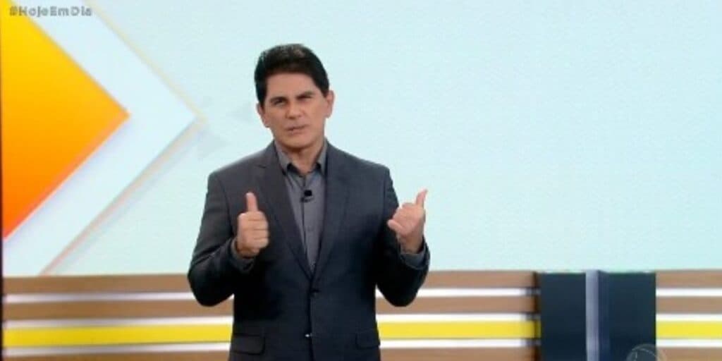 César Filho é obrigado a ler notícia que deixa o Brasil revoltado e precisa se conter na Record: "Terrível"