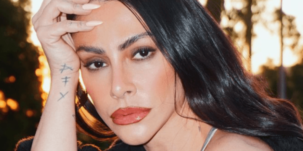 Biquíni sensual fininho e corpo à mostra: Cleo Pires dá aula de beleza e é uma das mais lindas do Brasil