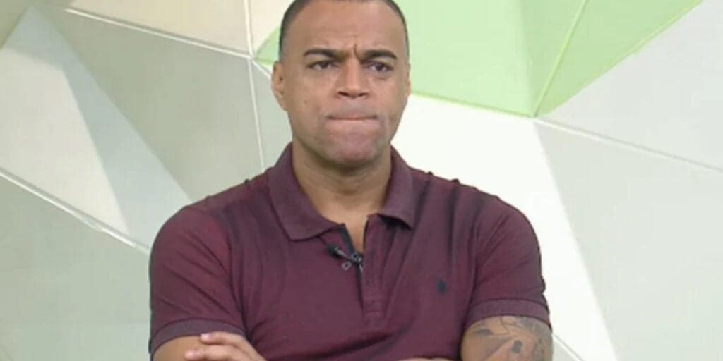 O que famoso ouviu Denílson falar sobre ele o fez querer bater no comentarista: "Queria matar ele"