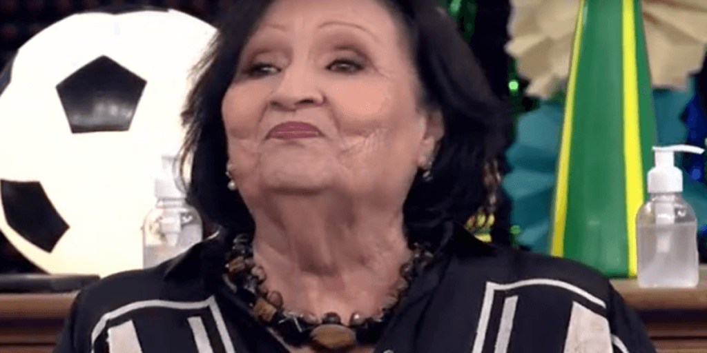 "Senta pra lá", dona Déa, ao vivo, exige mudança de lugar do Padre Fábio de Melo e Huck contorna situação
