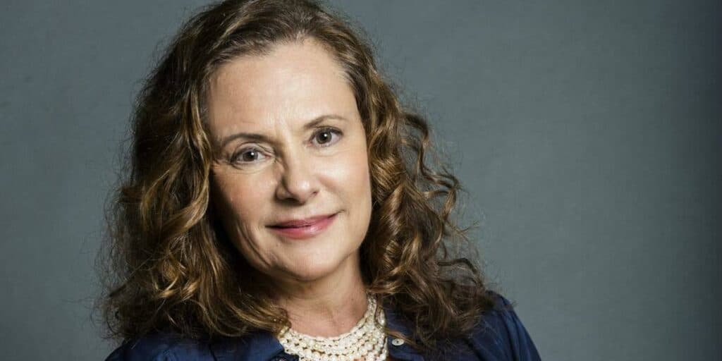 Elizabeth Savala, atriz da Globo, fica horrorizada com o que vê do filho, rasga o verbo e vídeo é exposto