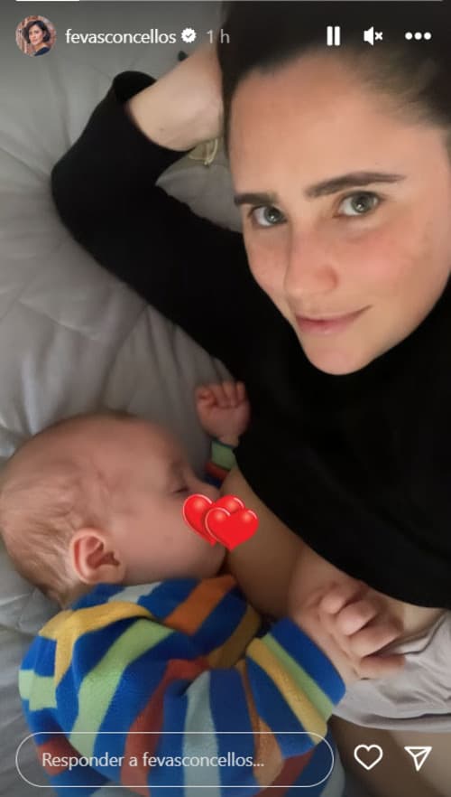 A famosa Fernanda Vasconcellos, publica clique raro ao lado do seu filho recém-nascido, o Romeu, e beleza do bebê encanta - Foto Reprodução A famosa Fernanda Vasconcellos, publica clique raro ao lado do seu filho recém-nascido, o Romeu, e beleza do bebê encanta - Foto Reprodução