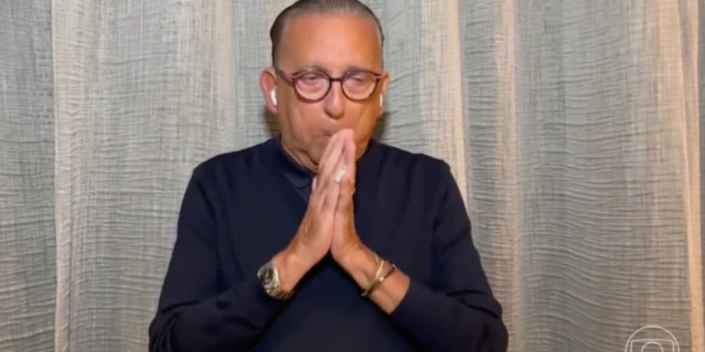 Galvão Bueno surge emocionado em vídeo e se despede de parceiro de anos: "Eu sempre o amei muito''