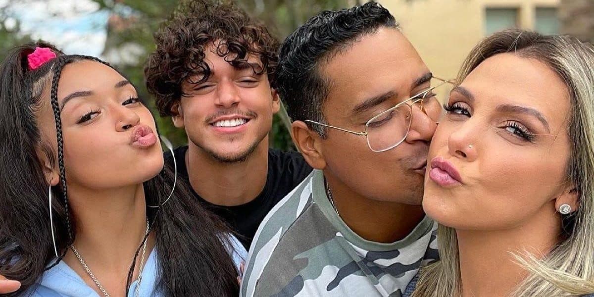 Carla Perez e Xanddy com os filhos. (Foto: Reprodução/Instagram)