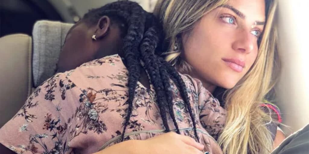 Pergunta feita pela filha dentro do avião fez Giovanna Ewbank cair no choro: "A gente nunca tá preparada"