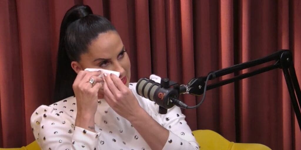 Graciele, noiva de Zezé, entrega o que passou ao ler mensagem em celular: "De me derrubar, de chorar"