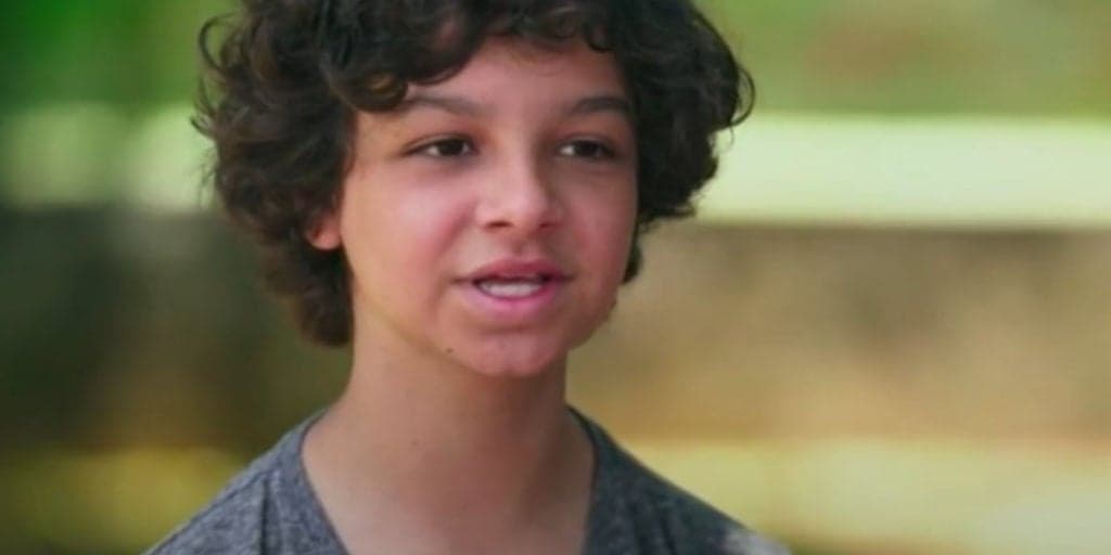 Após sofrer atropelamento, ator mirim volta andar e mãe relata sofrimento do filho: "Necessidades na cama''