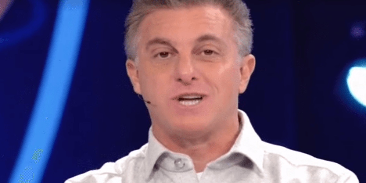 Luciano Huck no palco do "Domingão" (Foto: reprodução) Luciano Huck no palco do "Domingão" (Foto: reprodução)