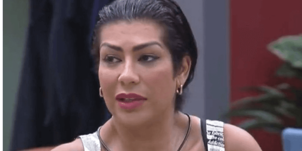 A Fazenda 14: Moranguinho se revolta e acusa Record de manipulação: "Me sentindo uma babaca''