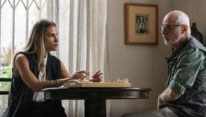 Sara revelará segredo de Guerra para Dante em Travessia (Foto: Reprodução / Globo)