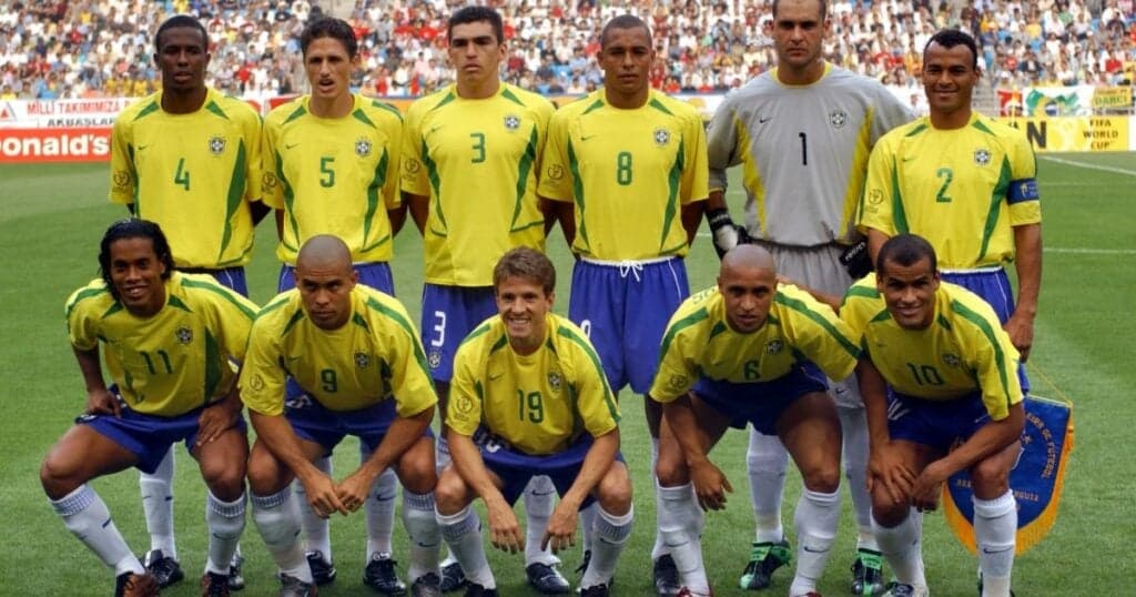 Ex estrela da seleção brasileira, após 35 anos de união, anunciou divórcio e perdeu filho para um infarto