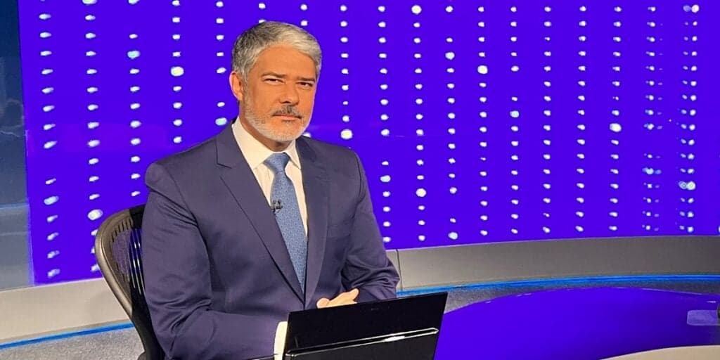 Ao vivo, Bonner quebra protocolo, expõe situação na Globo e entrega o que famoso fez para ele: “No restaurante”