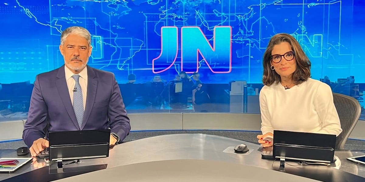 William Bonner e Renata Vasconcellos no Jornal Nacional (Foto: Divulgação / TV Globo) William Bonner e Renata Vasconcellos no Jornal Nacional (Foto: Divulgação / TV Globo)