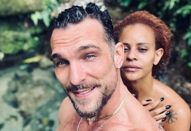 Igor Rickli, ator famoso, vive relação aberta com Aline Wirley (Foto: Reprodução)