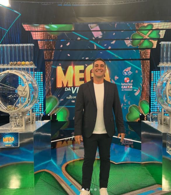 O famoso, André Marques, que já ganhou na Mega-Sena uma vez, confessa novo acerto na Mega da Virada e choca a todos - Foto Reprodução