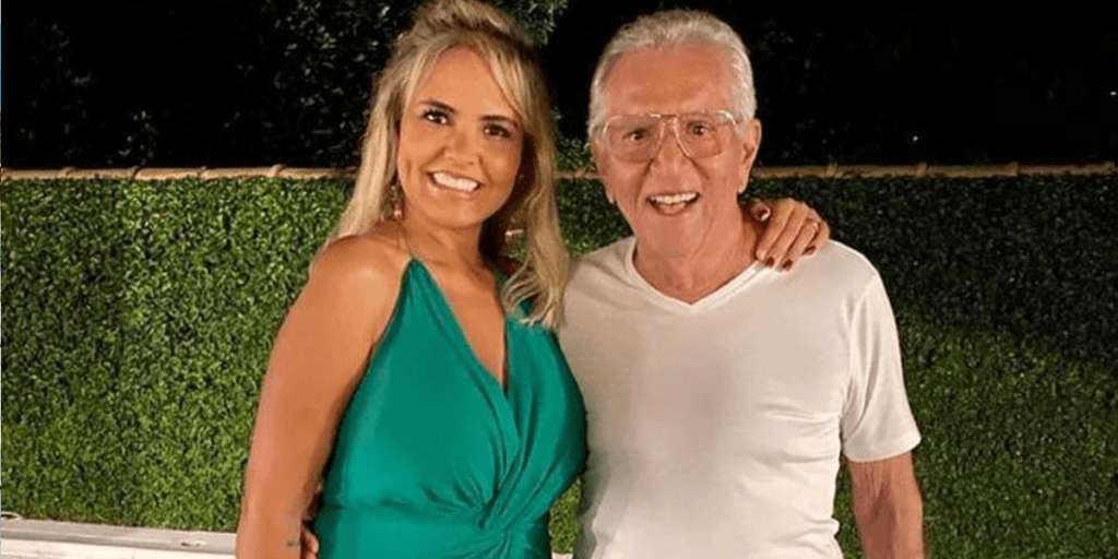 Estrela da Praça escandaliza com o que diz a Carlos Alberto e sua esposa ao vivo: "Eu tenho que dar"