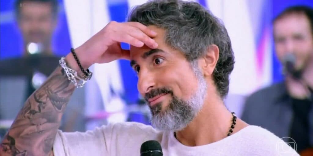 Cantor pegou Marcos Mion de surpresa em gravação e anunciou fim de dupla amada no Brasil há décadas