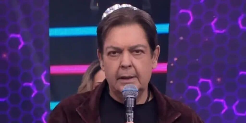 Faustão mostra presente inusitado que João Guilherme ganhou e faz declaração ao vivo: "Valeu ter feito a bariátrica"