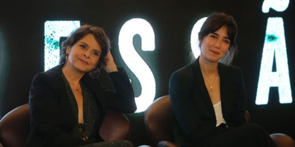Recatada, atriz da Globo foi corajosa e assumiu relacionamento com colega do canal ao público