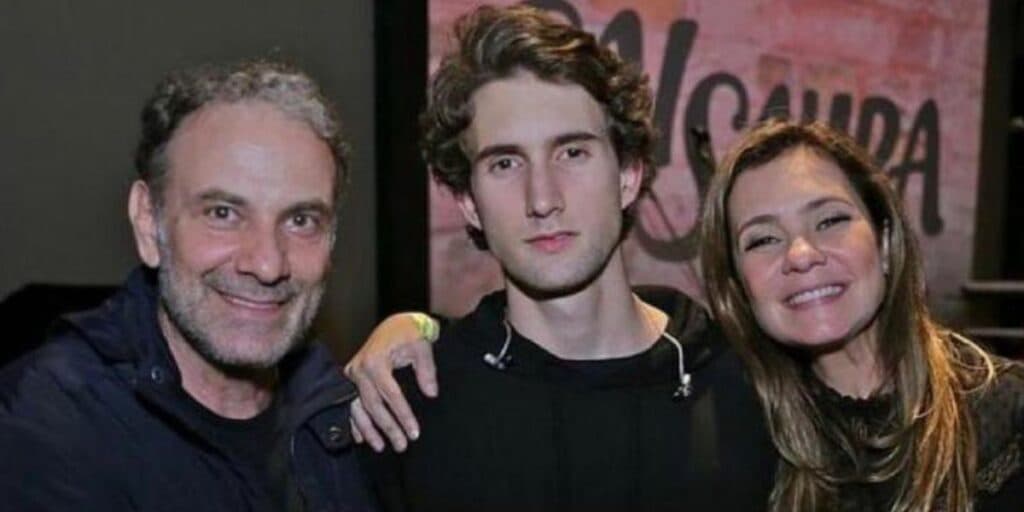 Filho 'recatado' de Adriana Esteves toma decisão aos 23 anos e ganha e apoio da mãe: "Sua vontade"