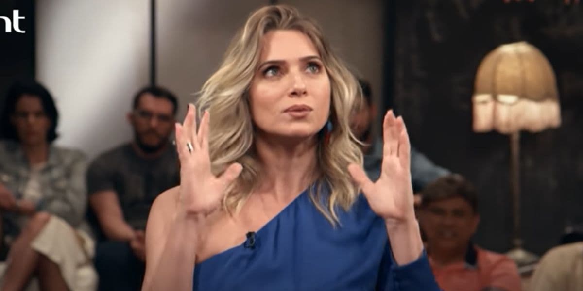 Ex-paquita de Xuxa, Letícia Spiller denunciou o que apresentadora fez em sua casa e expulsão do programa - Foto Reprodução Ex-paquita de Xuxa, Letícia Spiller denunciou o que apresentadora fez em sua casa e expulsão do programa - Foto Reprodução