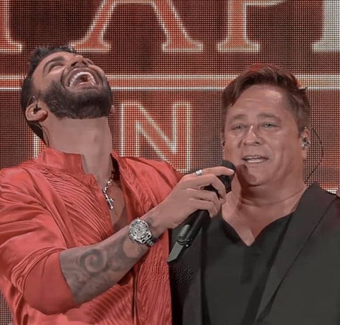 Cantor Leonardo com Gusttavo Lima na Live cabaré 2 (Foto: Reprodução)