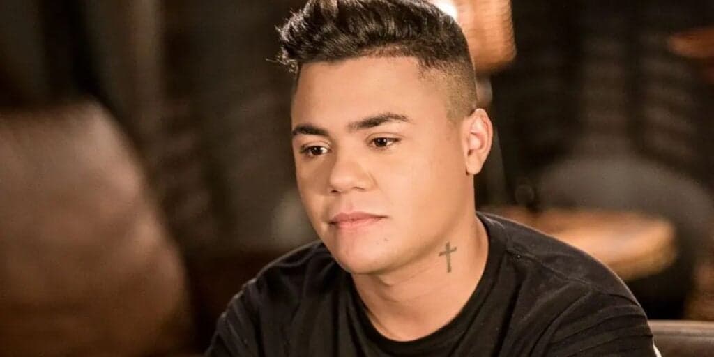 Felipe Araújo confessa o que viveu dentro de quarto de hotel e assume pavor: "Um espírito"