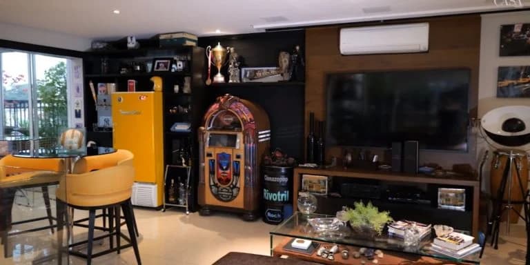 A mansão do famoso Henri Castelli é de deixar qualquer um impactado com tanto luxo e beleza - Foto Reprodução Casa Vogue A mansão do famoso Henri Castelli é de deixar qualquer um impactado com tanto luxo e beleza - Foto Reprodução Casa Vogue