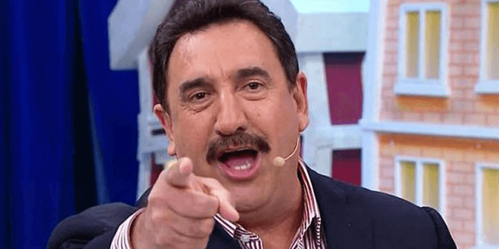 Ratinho chama a atenção da neta em programa, a deixa constrangida e expõe bronca: “Não pode”