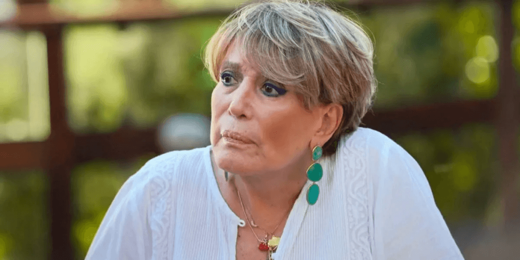 Susana Vieira chora na frente de público ao mostrar sequelas de grave acidente; atriz colidiu com porta