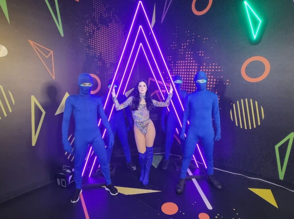 Anaiza grava videoclipe em São Paulo