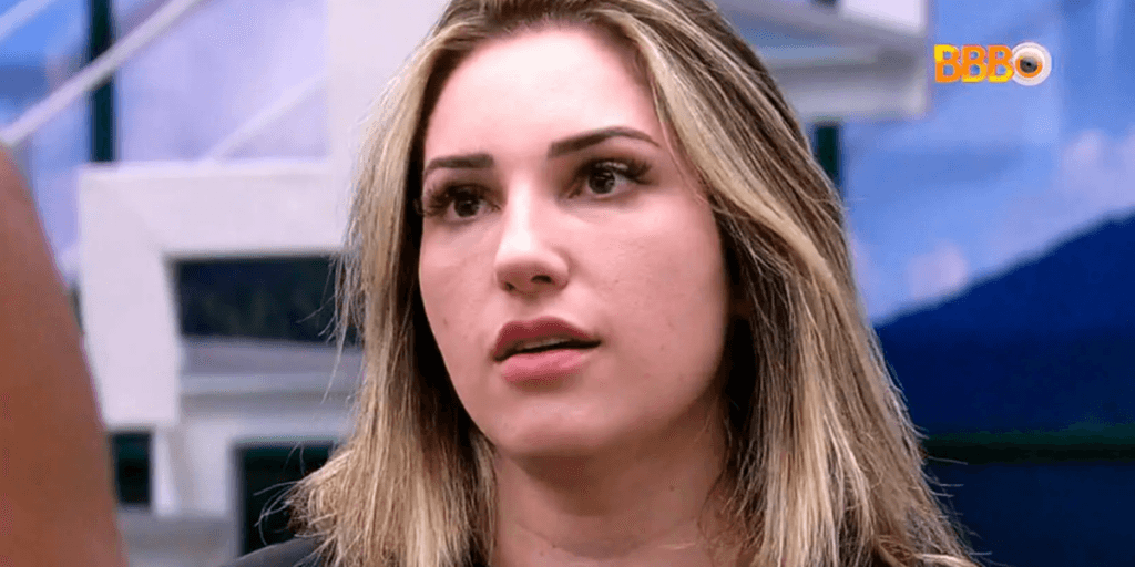 Amanda faz o improvável no banheiro do 'BBB', vai ao confessionário e pede ajuda da produção