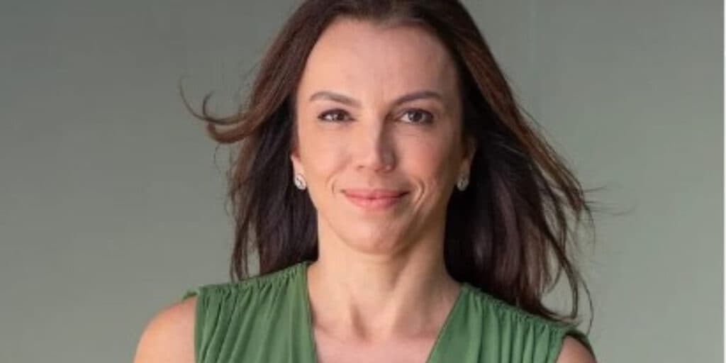 Filha de 17 anos de Ana Paula Araújo nunca mostrada antes é tão bela que para muitos é a mais linda do Brasil