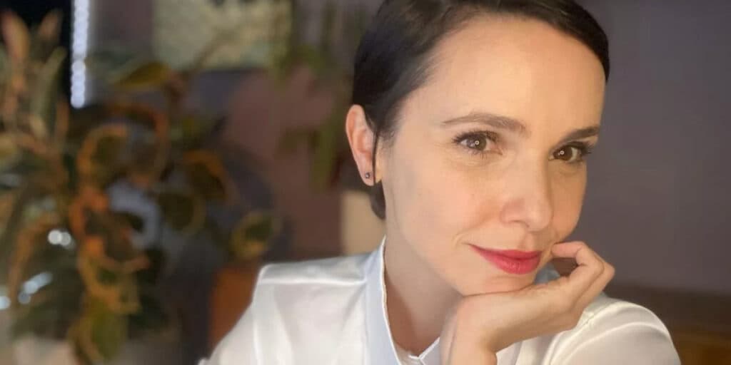 Recatadíssima, Debora Falabella rompe o silêncio e assume o que mais queria fazer: "Morrendo de vontade"