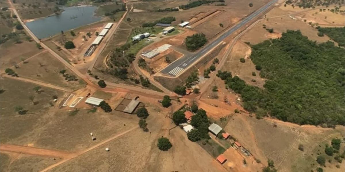 Aeroporto da fazenda de Henrique e Juliano (Reprodução: Youtube)