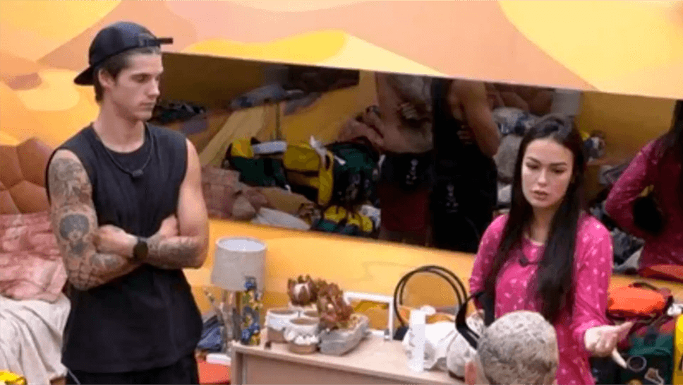 Gabriel pedindo desculpas para Larissa no BBB23 (Foto: Reprodução)