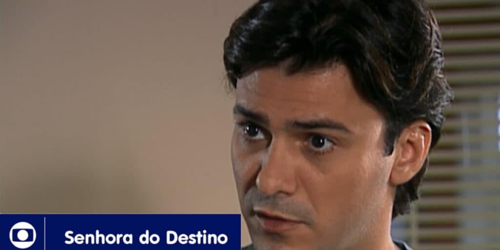 Flagra com homem no meio da rua deixa galã da Globo até hoje traumatizado: "Arrancado do armário"