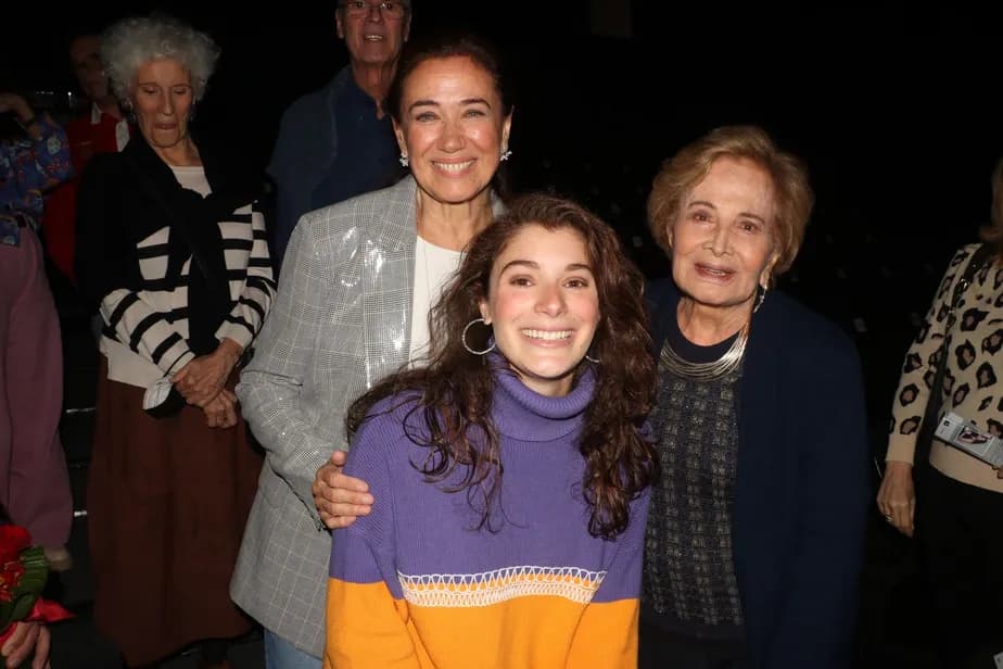 http://tvfoco.uai.com.br/wp-content/uploads/2015/05/Daniela-Mercury.jpg