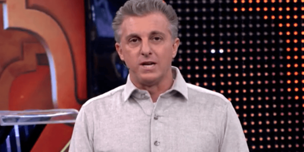 Em meio à 'Domingão' derrubado às pressas, Huck faz forte desabafo e expõe o que sente: "A hora exige"