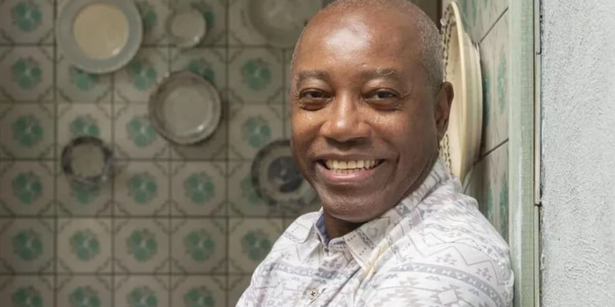 Nando Cunha interpretando Joel em cena de Travessia - Foto: Reprodução