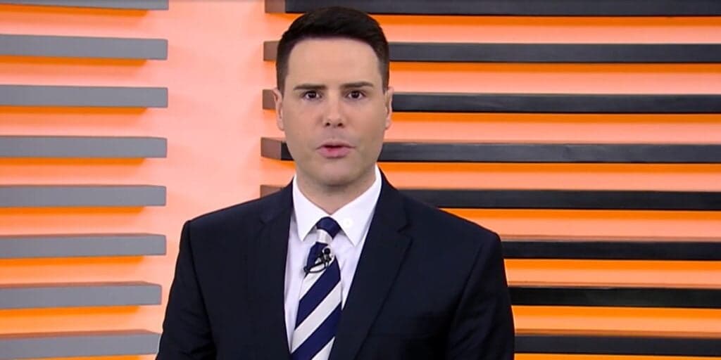 Prisão: Luiz Bacci entrega cantor paralisando show e exigindo em cima do palco que fã seja detido