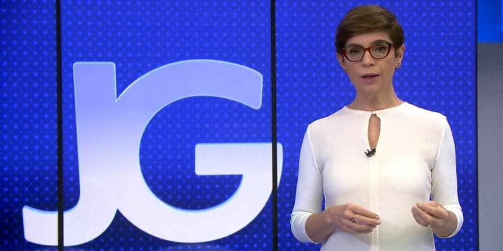 Renata Lo Prete surge no meio do BBB23 e dá recado para Tadeu Schmidt, após apresentador revelar bronca