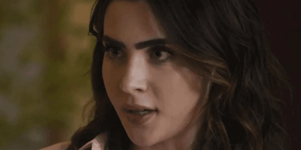 Travessia: Chiara descobre paixão de Ari por Brisa, surta e empurra a faca nas costas do playboy
