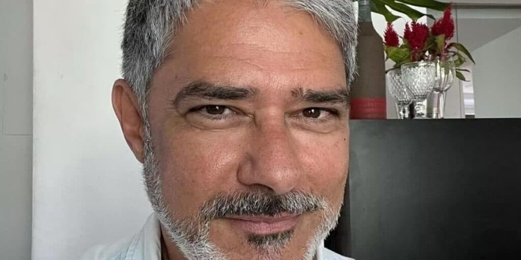 Bonner é chamado às pressas para ir à Globo em pleno domingo e lida com recado: "Nem um minuto de sossego"